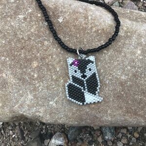 𝅺GRAY Fox with Pink Flower Beaded Necklace